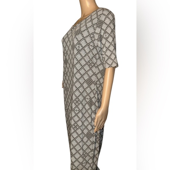 LuLaRoe Gray Geometric Carly Dress Size XL - Picture 3 of 5